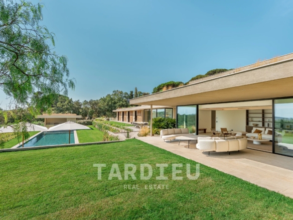 Villa Ramatuelle : vues campagne et mer