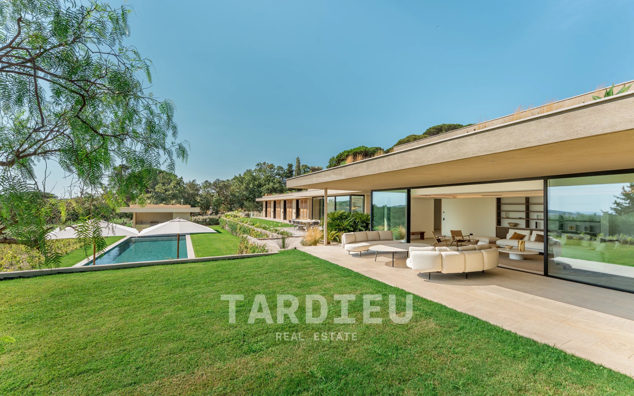 Villa Ramatuelle : vues campagne et mer