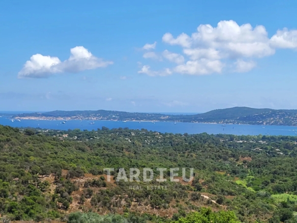 Grimaud : Villa 450 m², vue mer panoramique