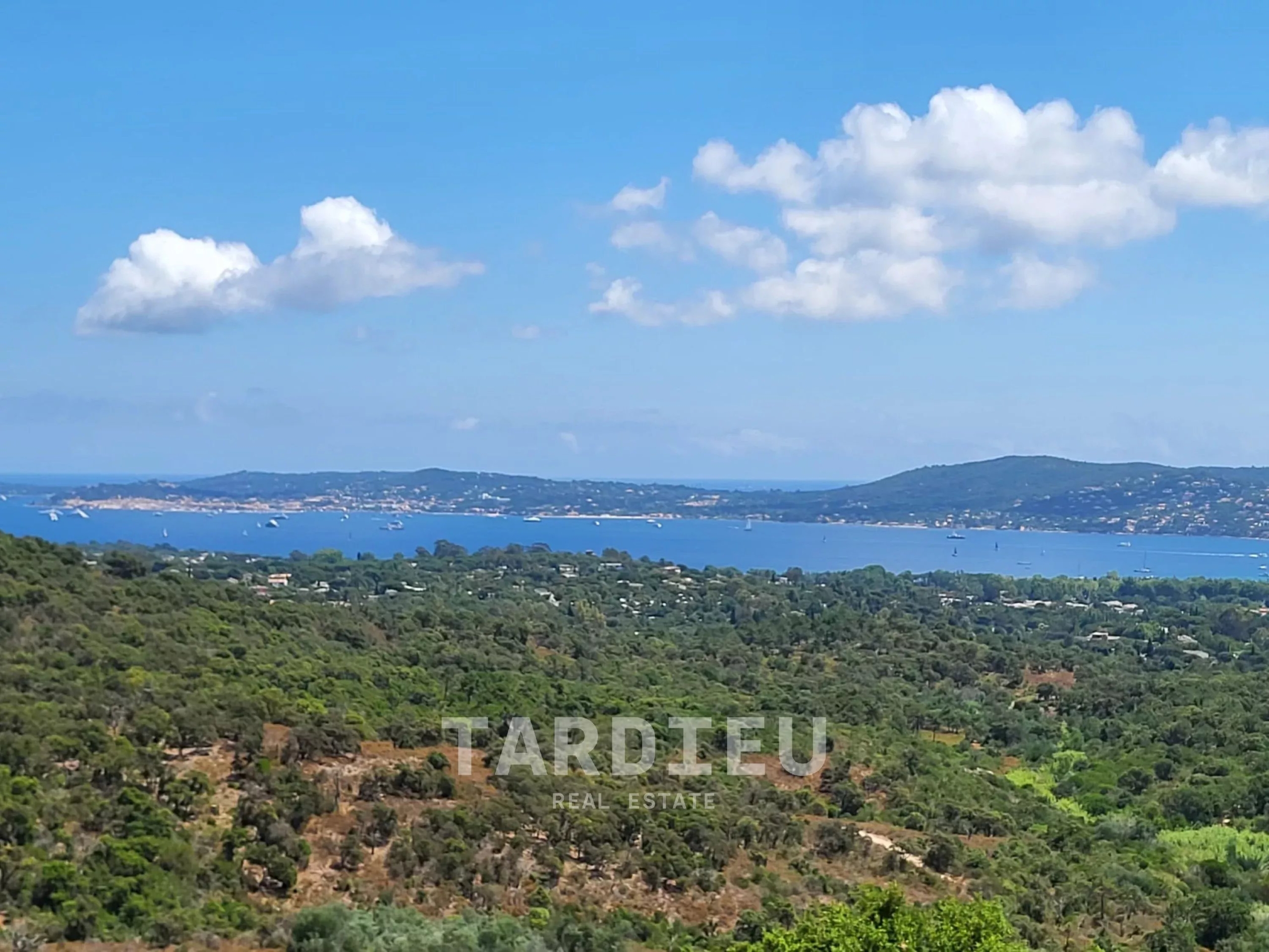 Grimaud : Villa 450 m², vue mer panoramique