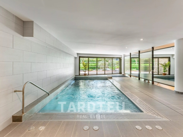 Saint-Tropez : appartement avec jardin et terrasse